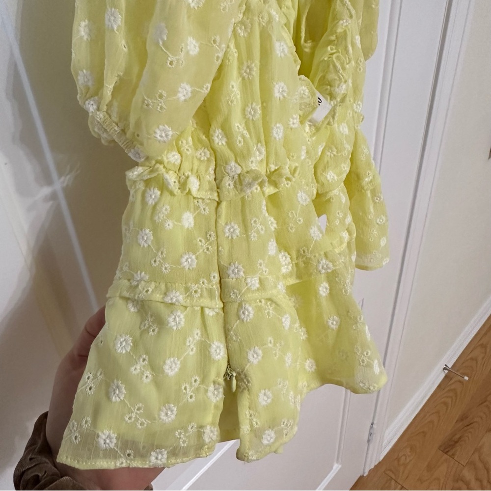 VICI Collection - Olia baby yellow puff sleeve off the shoulder top Size SM Wom - Picture 8 of 9